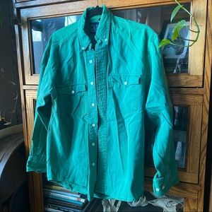 Vintage GAP men’s button up work shirt in a unique green color -small